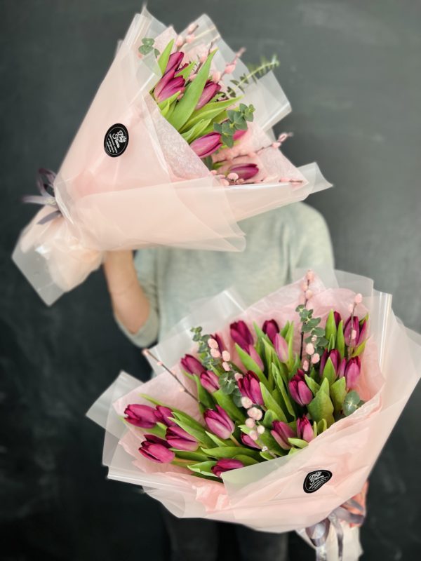 SPRING MONO TULIPS R21