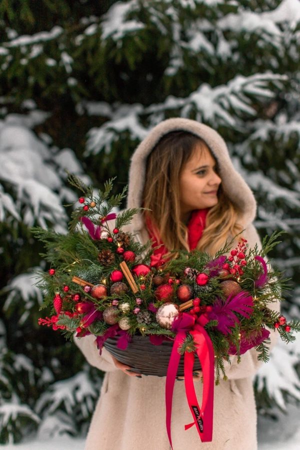 WINTER RED LONG VASE