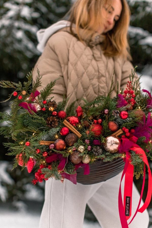 WINTER RED LONG VASE