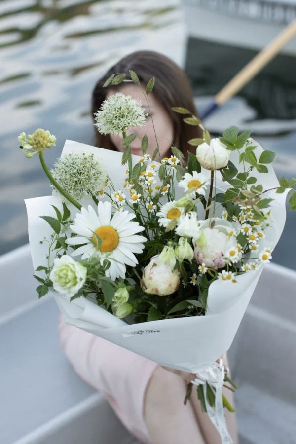 SUMMER WHITE BOUQUET