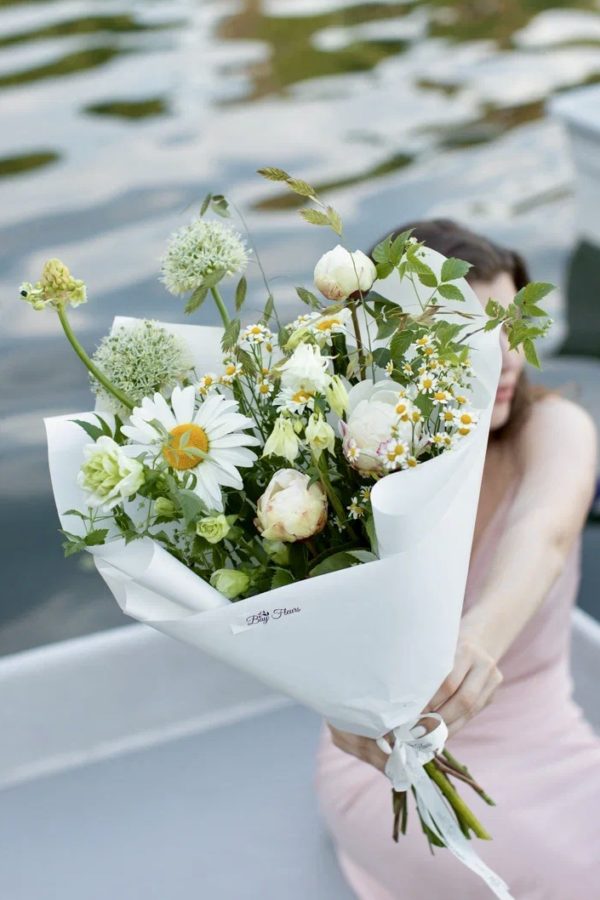 SUMMER WHITE BOUQUET