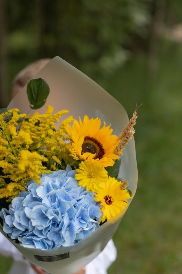 SCHOOL BLUE YELLOW BOUQUET