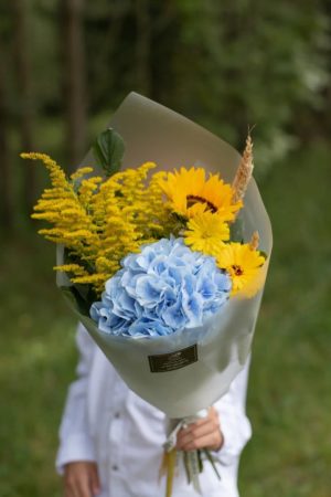 SCHOOL BLUE YELLOW BOUQUET