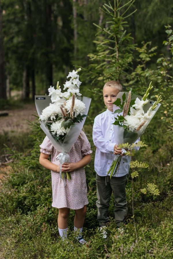 SCHOOL WHITE BOUQUET 1