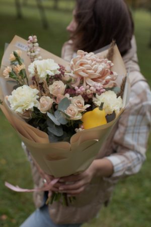 BEIGE AUTUMN BOUQUET